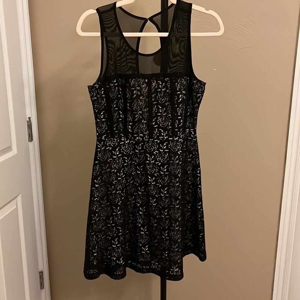 🛍️Forever 21 Black Lace Overlay Dress Size Small